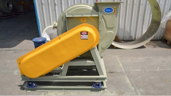 怎样解决工业防腐玻璃钢吸风机接地不平问题？