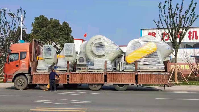 风机厂家:苏州磐力专车运送四台昆山高压玻璃钢风机