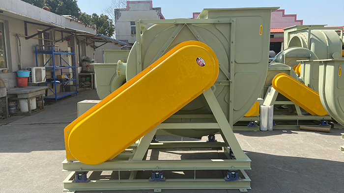 玻璃钢离心风机皮带更换时的正确步骤是什么？